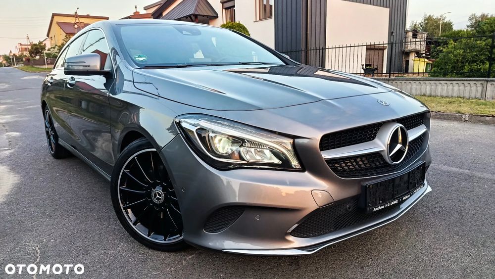 Mercedes-Benz CLA 180 7G-DCT UrbanStyle Edition - 2