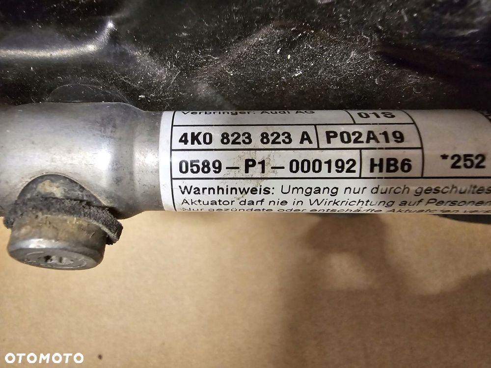 zawias maski prawy nabój audi a6 4k0823302a - 2