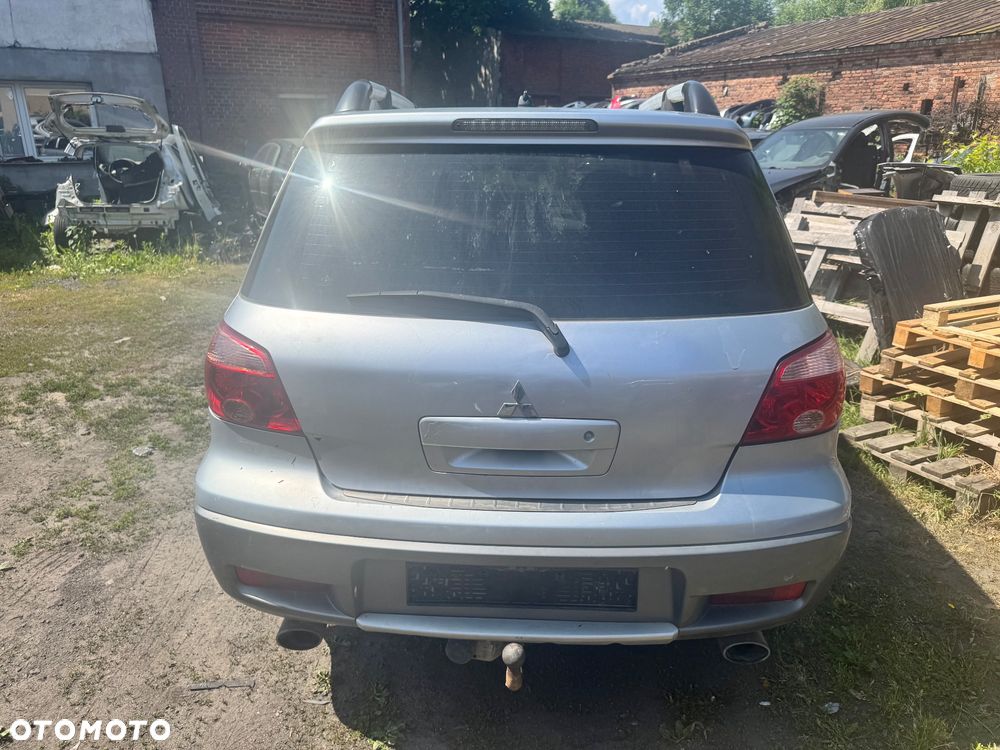 MITSUBISHI OUTLANDER I LIFT 03-06 A31 LAMPA TYL PRAWA LEWA  KLAPA ZDERZAK SZYBA BELKA - 1