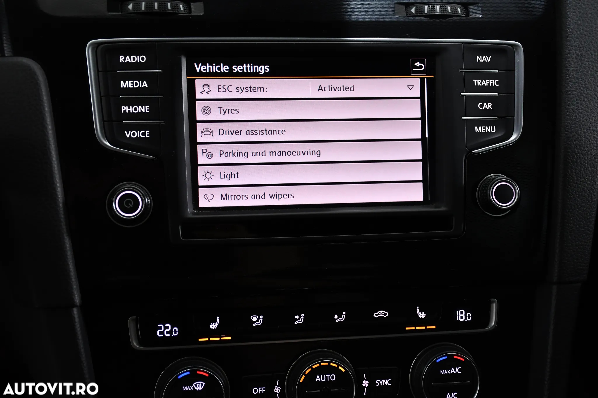 Volkswagen Golf 2.0 TDI DPF BMT DSG GTD - 27