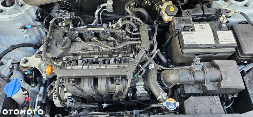 Hyundai i20 blue 1.2 Pure - 12