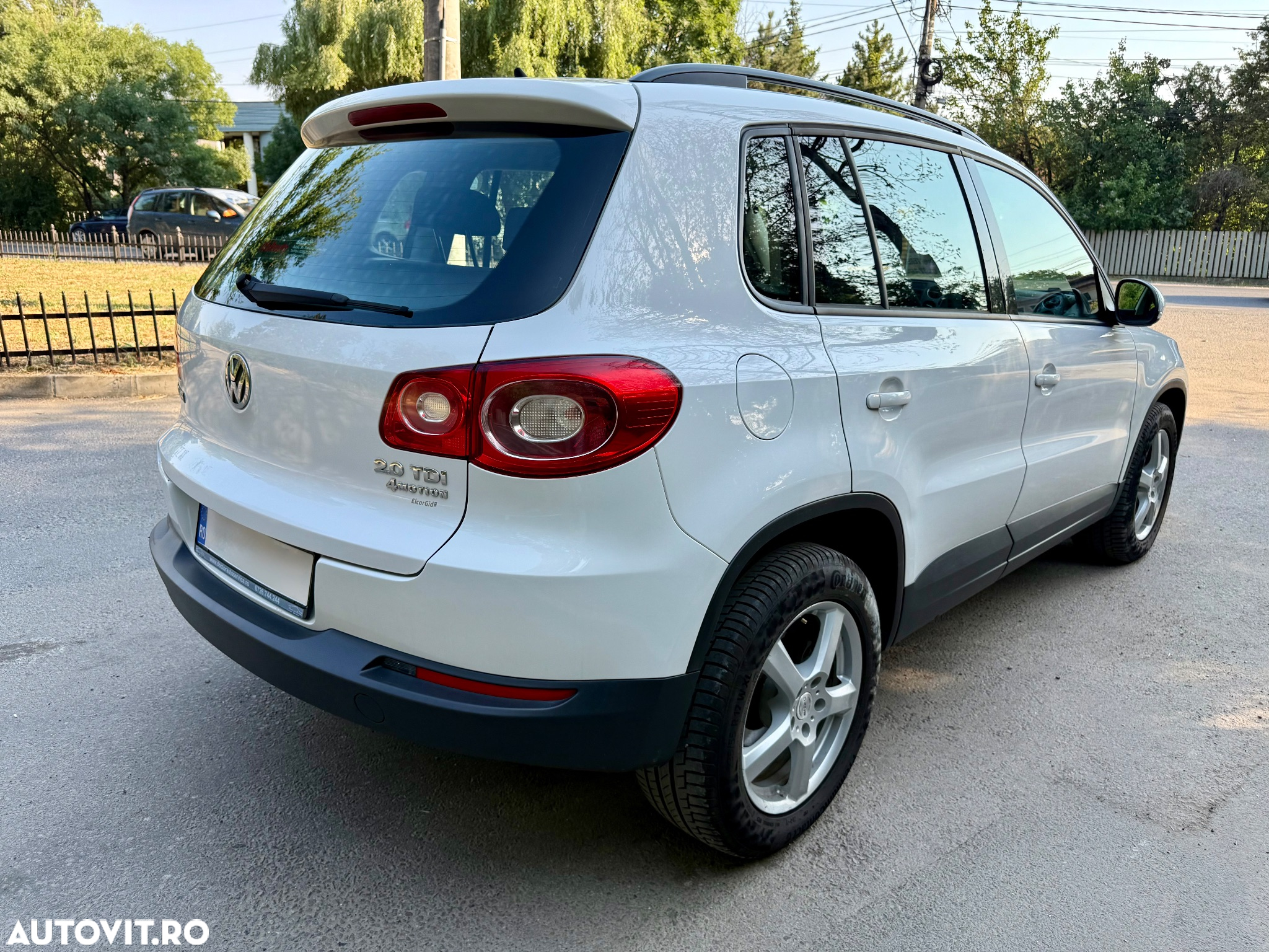 Volkswagen Tiguan 2.0 TDI 4Motion DSG Trend & Fun - 6