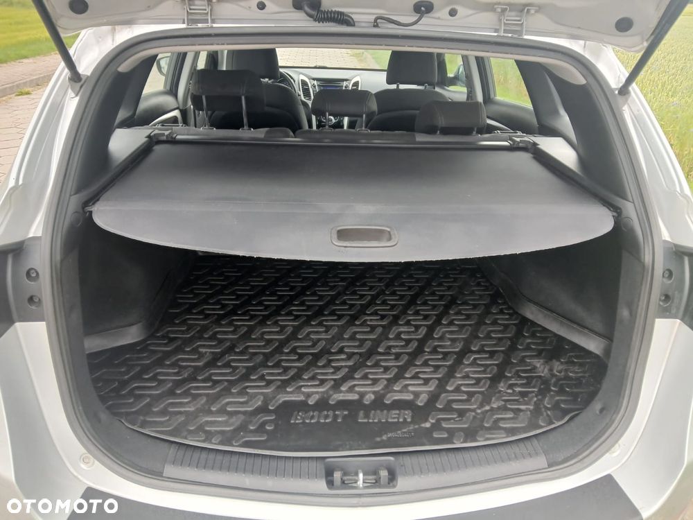 Hyundai i30 1.6 Comfort - 26