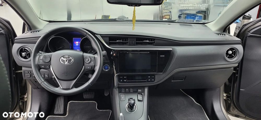 Toyota Auris Hybrid 135 Prestige - 4