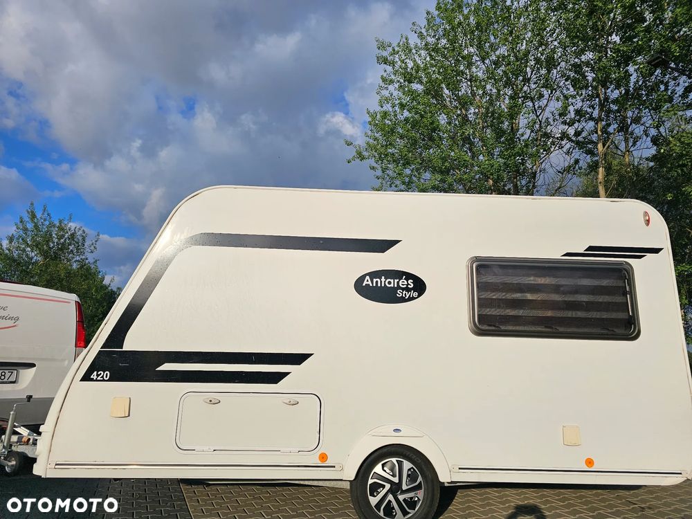 Caravelair WŁĄCZ FILMIK. DMC 1100. ŁÓŻKO MAŁŻEŃSKIE, SYPIALNIO JADALNIA. ŁAZIENKA. PIĘKNA. - 15