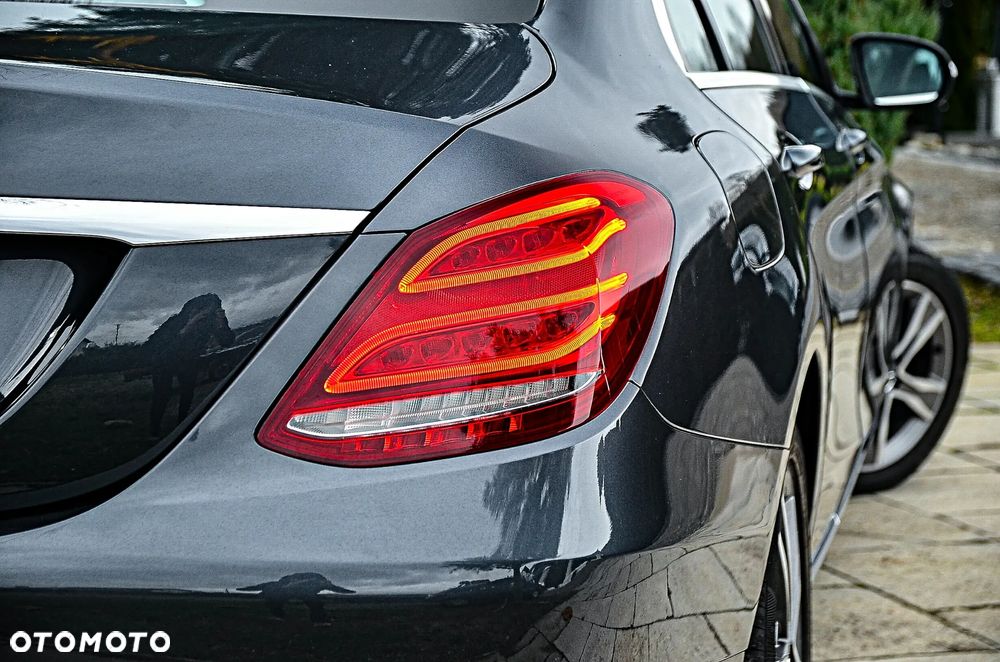 Mercedes-Benz Klasa C 180 7G-TRONIC Exclusive - 21