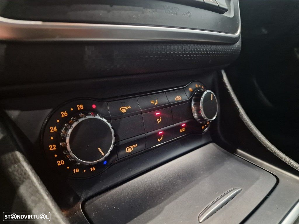 Mercedes-Benz A 200 d AMG Line - 32