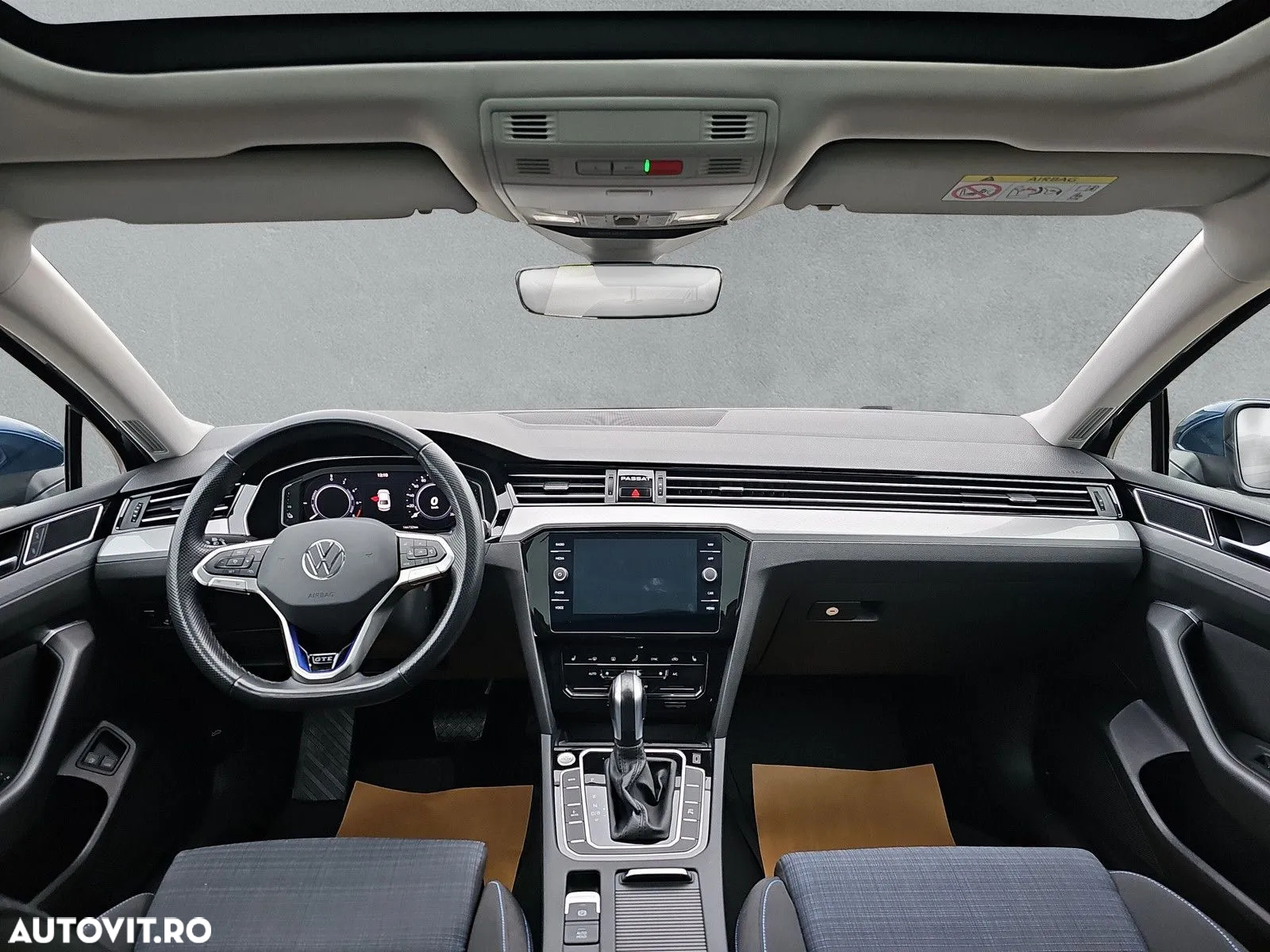 Volkswagen Passat - 11