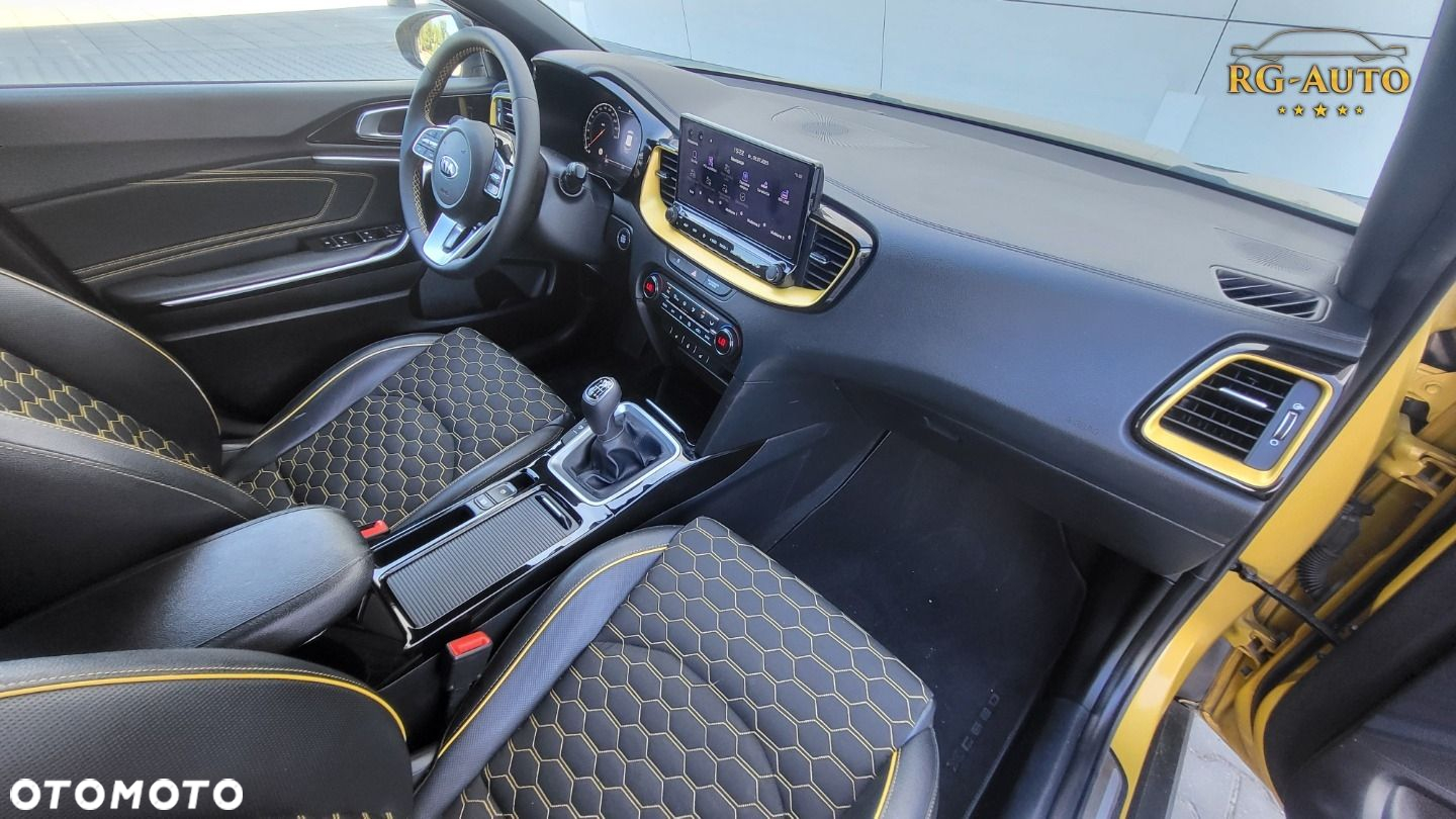 Kia XCeed - 34