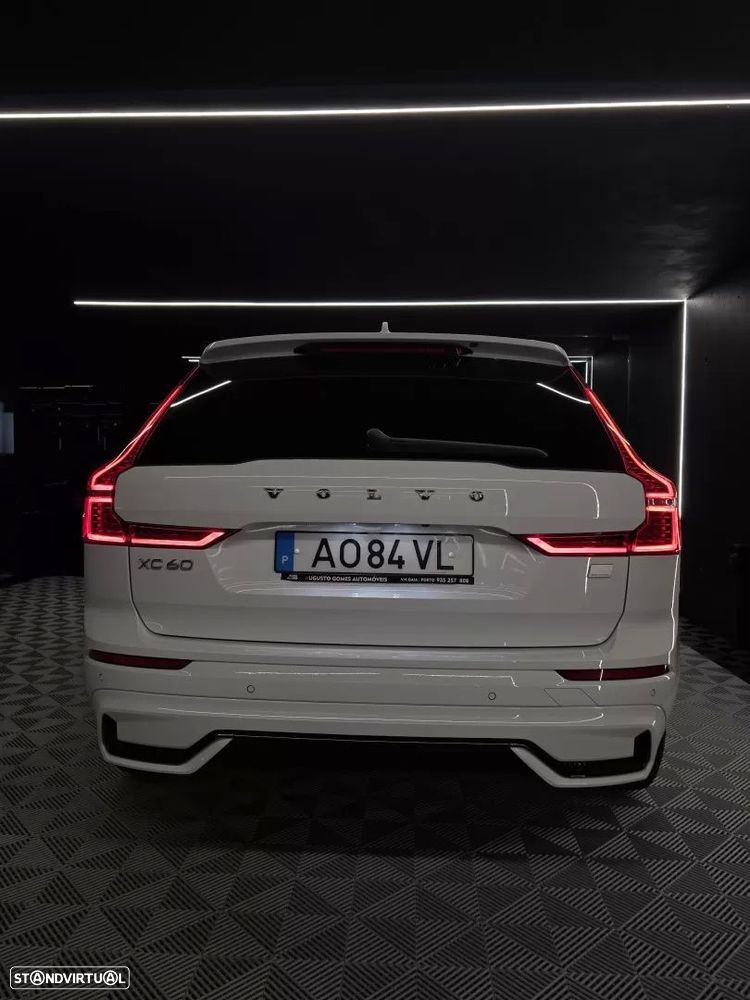 Volvo XC 60 2.0 T6 PHEV R-Design AWD - 13