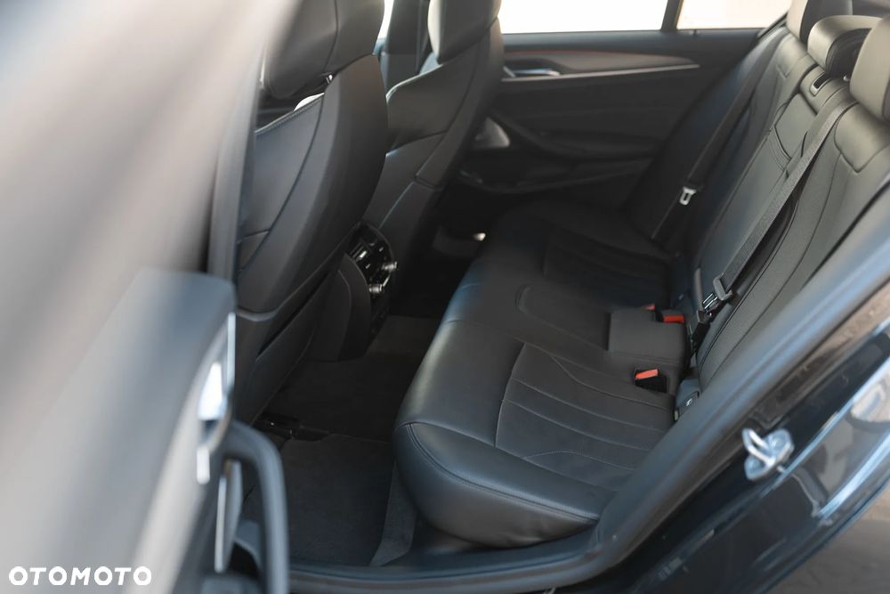 BMW M5 Competition - 17