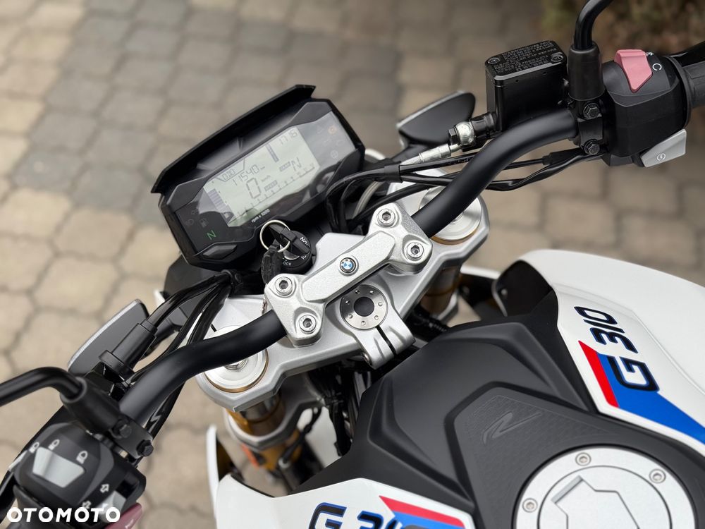BMW G - 30