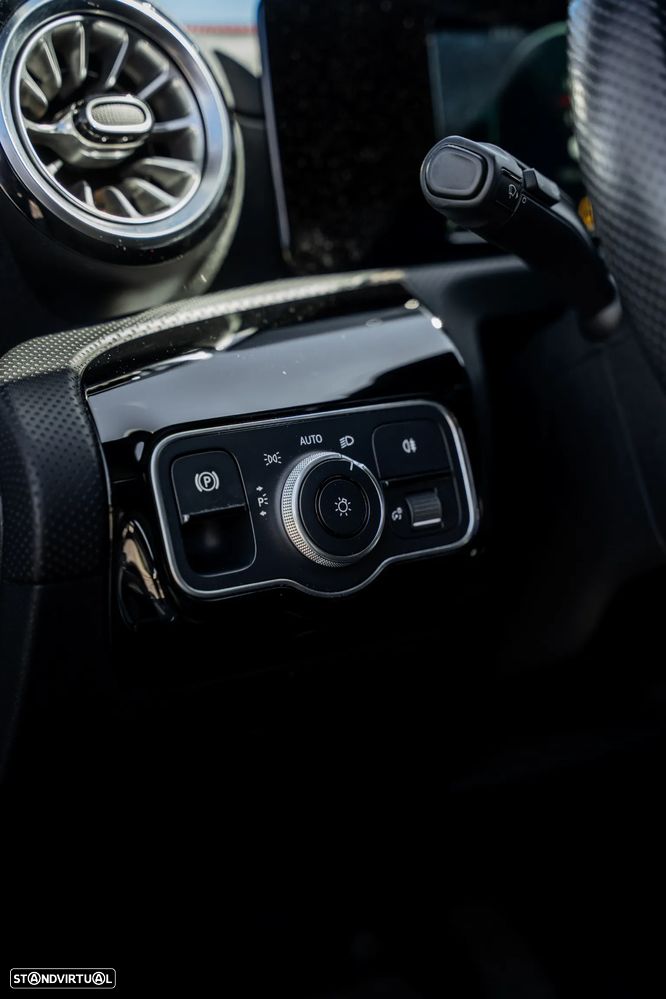Mercedes-Benz CLA 250 e 8G-DCT AMG Line - 28