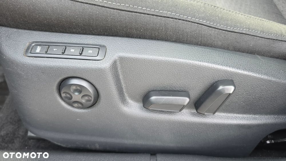 Skoda Superb 2.0 TDI DSG Elegance - 22