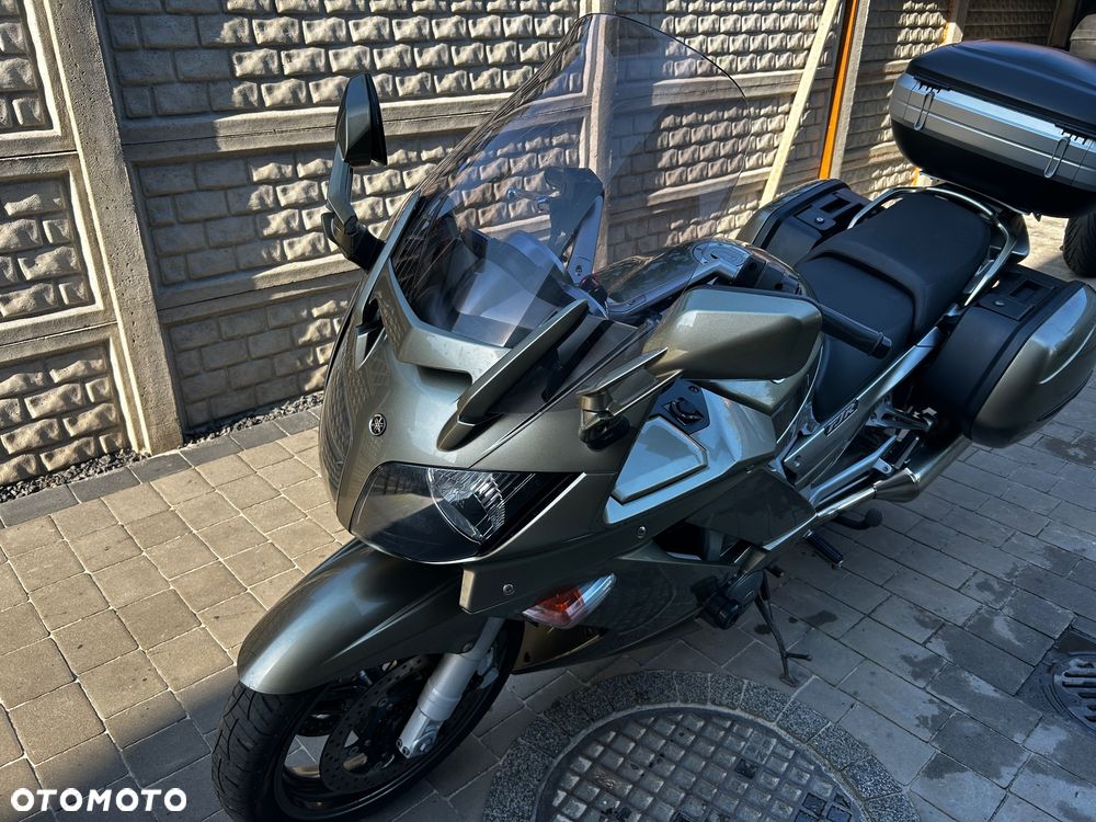 Yamaha FJR - 17