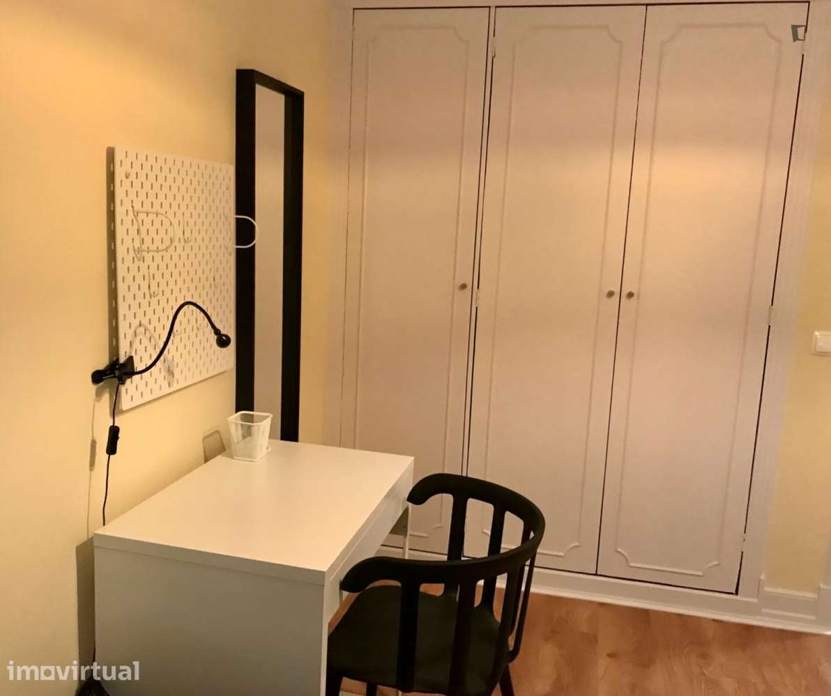 Quarto - localizado em Roma-Areeiro Lisbon - Grande imagem: 4/17