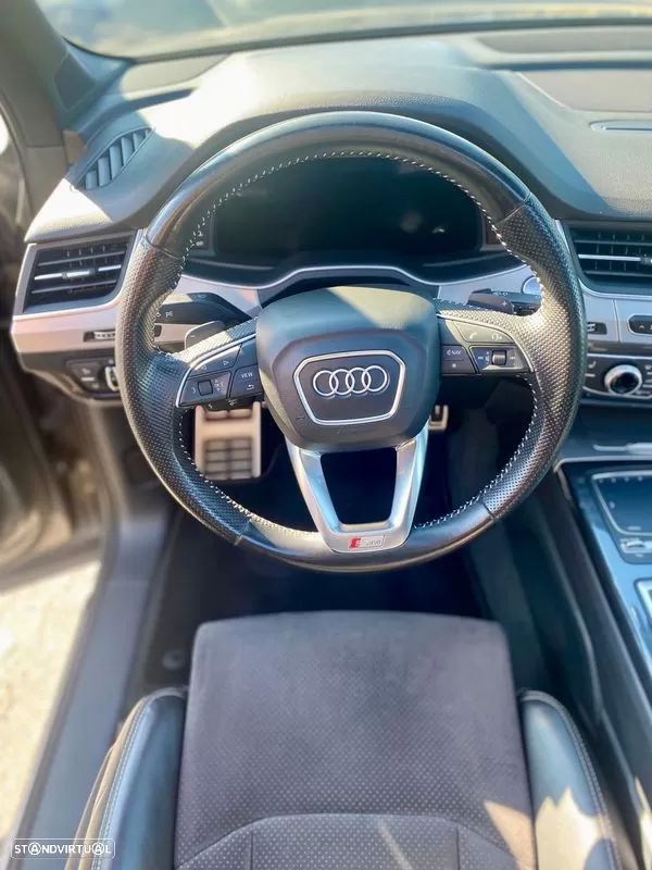 Audi Q7 3.0 TDi quattro S-line Tiptronic 7L - 9