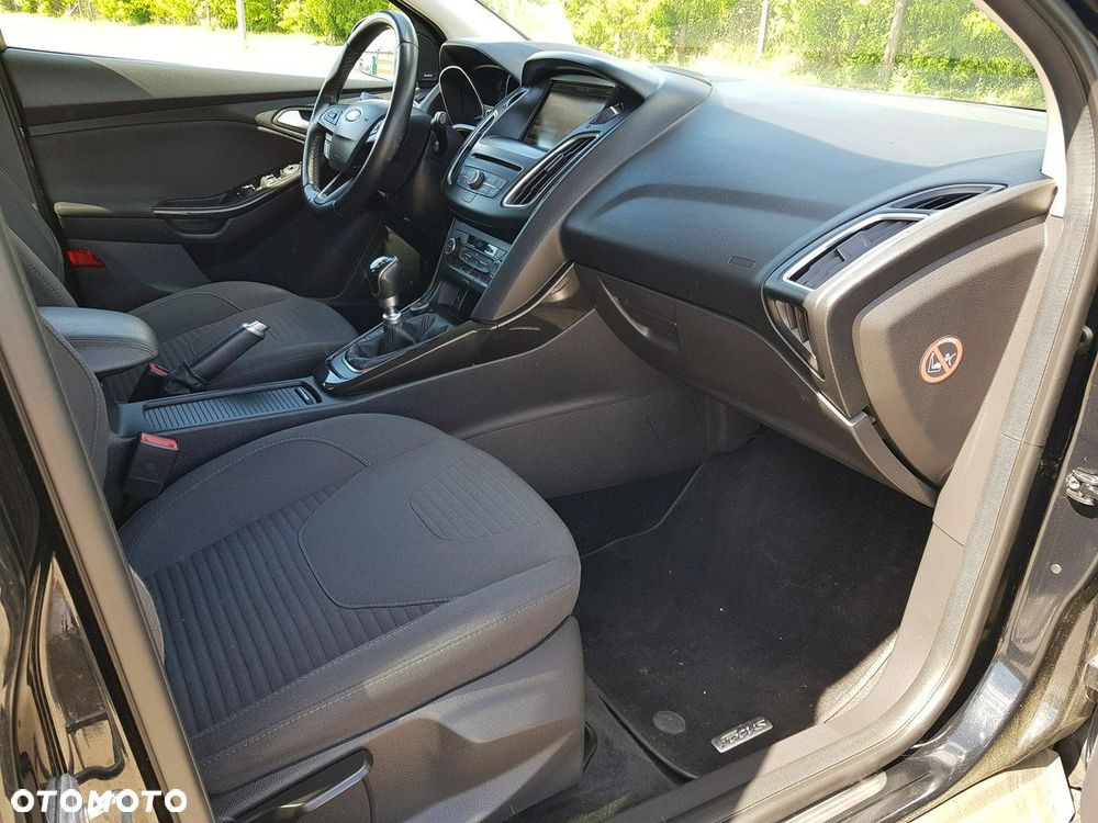 Ford Focus 1.5 EcoBoost STart-Stopp-System TITANIUM - 16