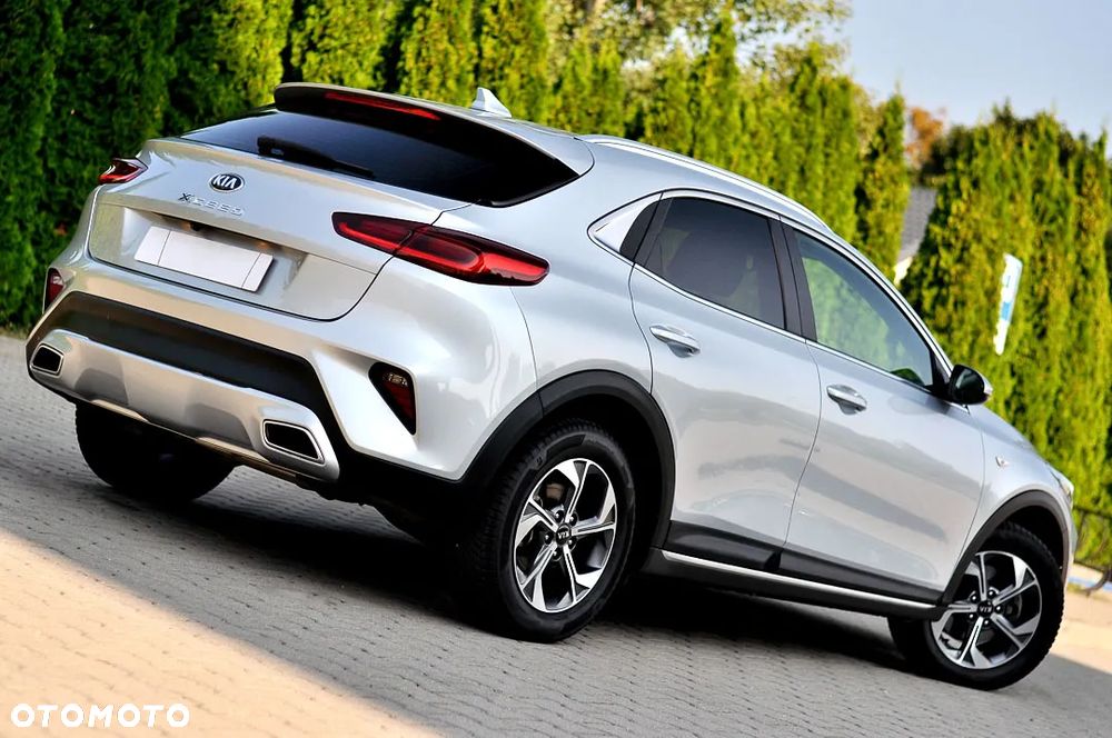 Kia XCeed 1.6 CRDi SCR L Business Line - 11