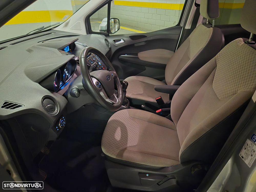 Ford Tourneo Courier 1.0 EcoBoost Titanium - 17