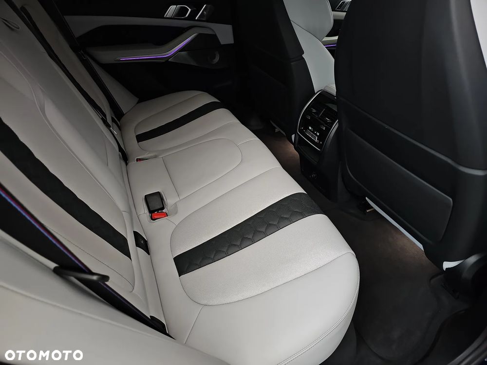 BMW X5 M Competition - 24