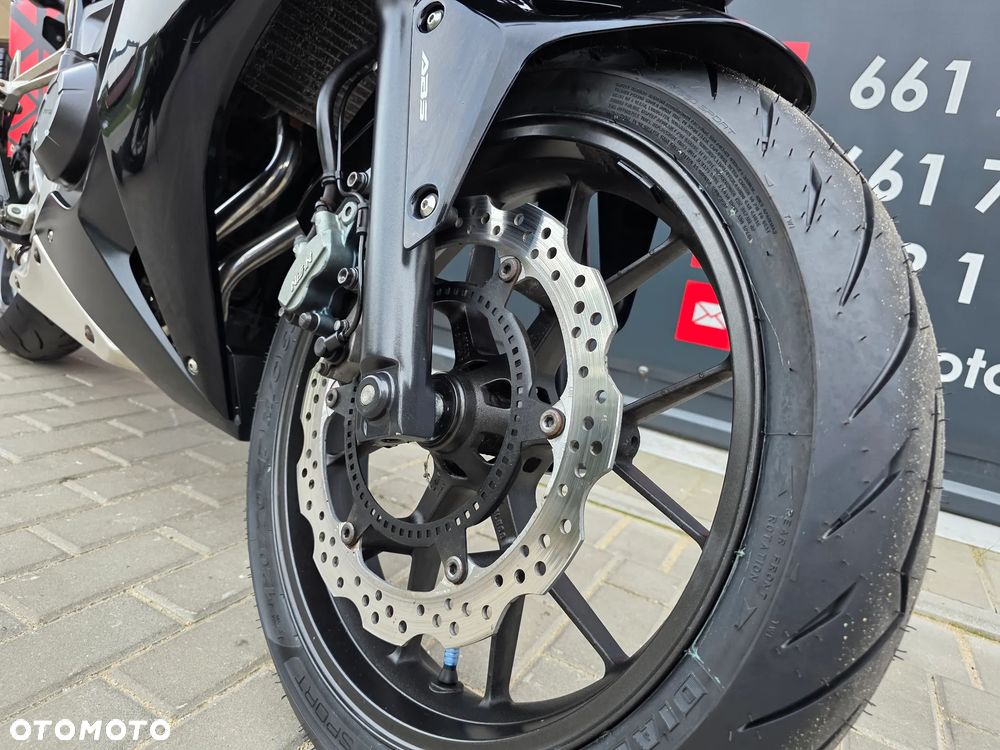 Honda CBR - 27