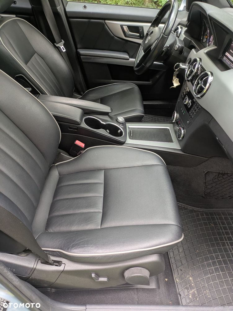 Mercedes-Benz GLK 220 CDI DPF BlueEFFICIENCY 7G-TRONIC SPORT EDITION - 19