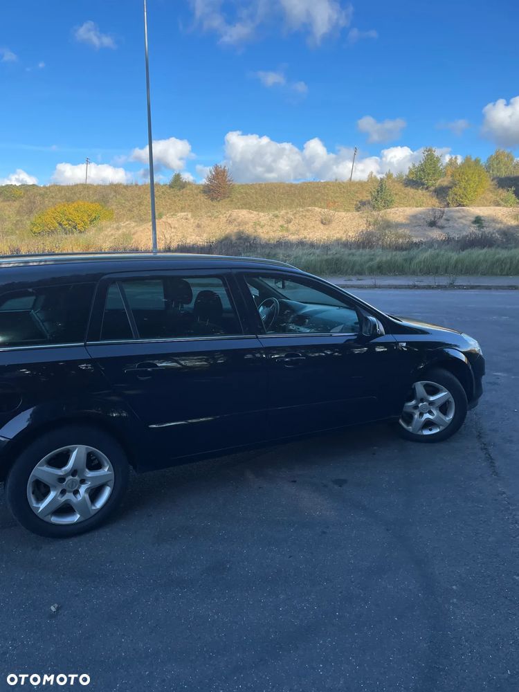 Opel Astra 1.9 CDTI Cosmo - 3
