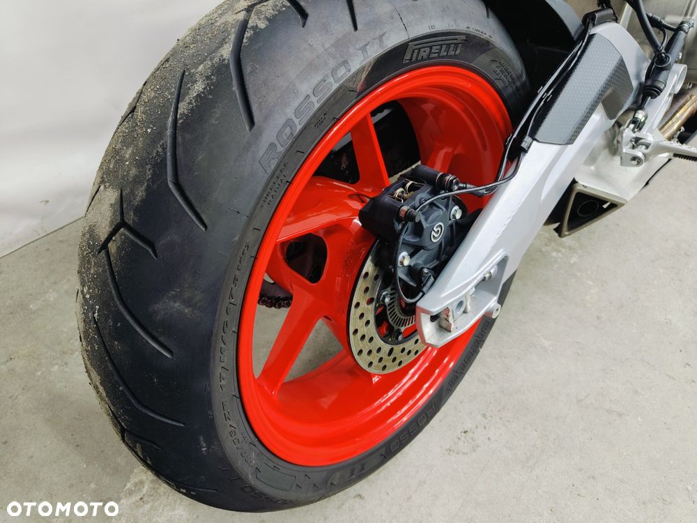 Aprilia Tuono - 10