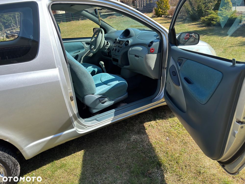 Toyota Yaris - 13