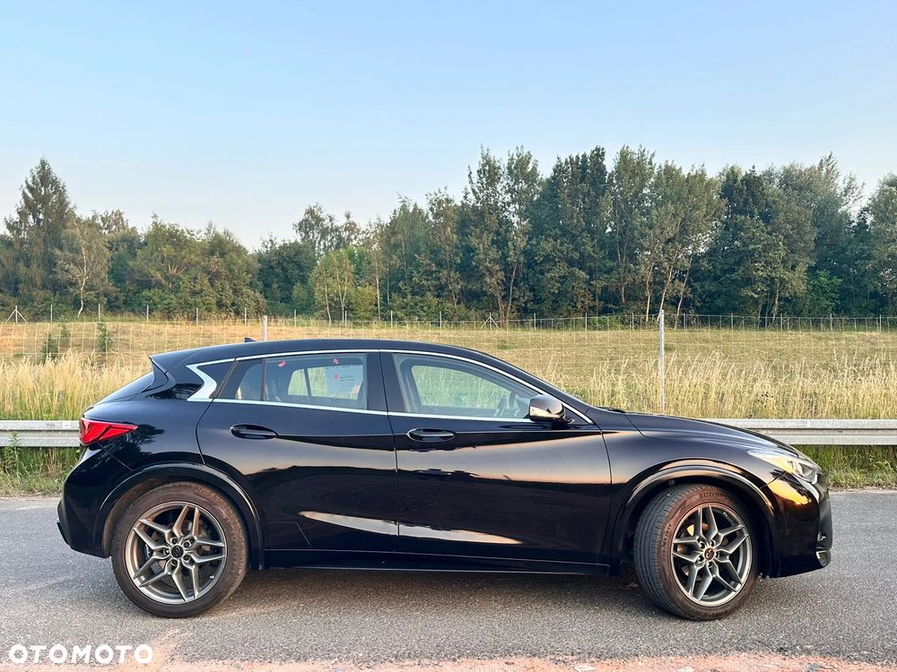 Infiniti Q30 1.6t Business 7DCT - 6