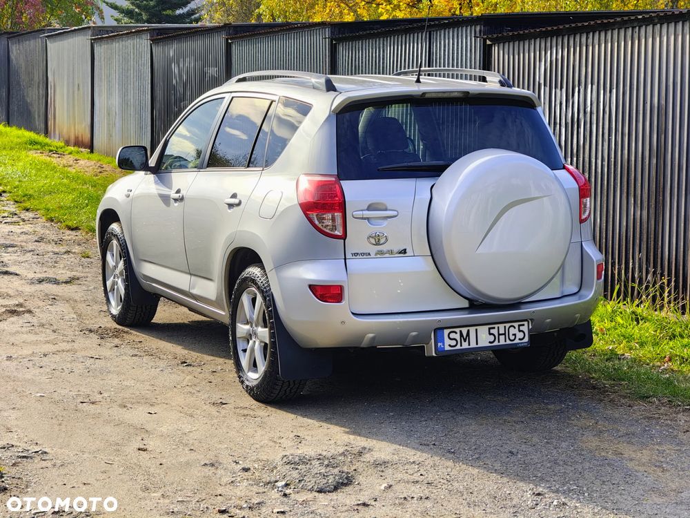 Toyota RAV4 2.2 D-4D Premium - 3