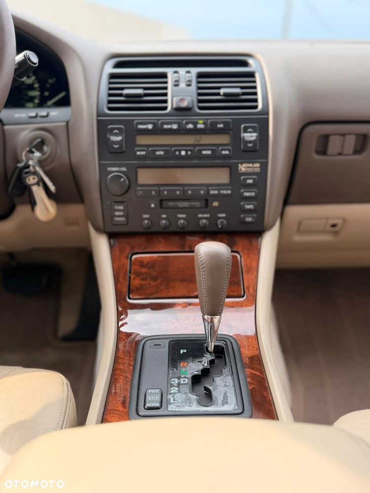 Lexus LS - 7
