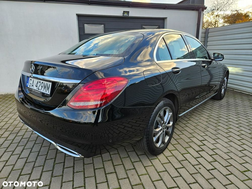 Mercedes-Benz Klasa C 180 9G-TRONIC Exclusive - 17