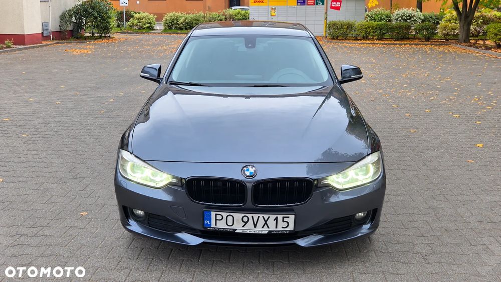 BMW 320D Touring 2013 photo 3