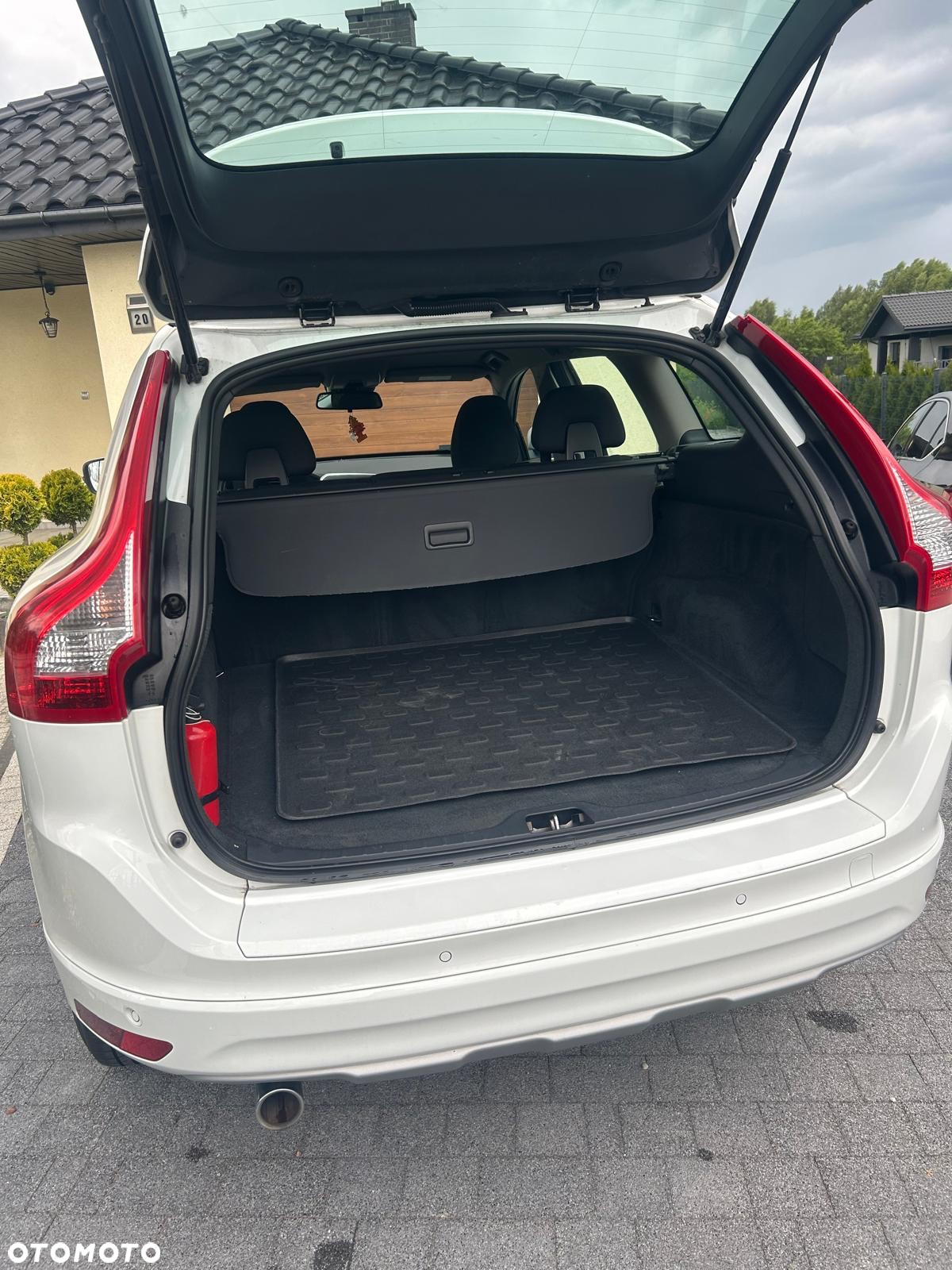 Volvo XC 60 D3 Drive-E Momentum - 16