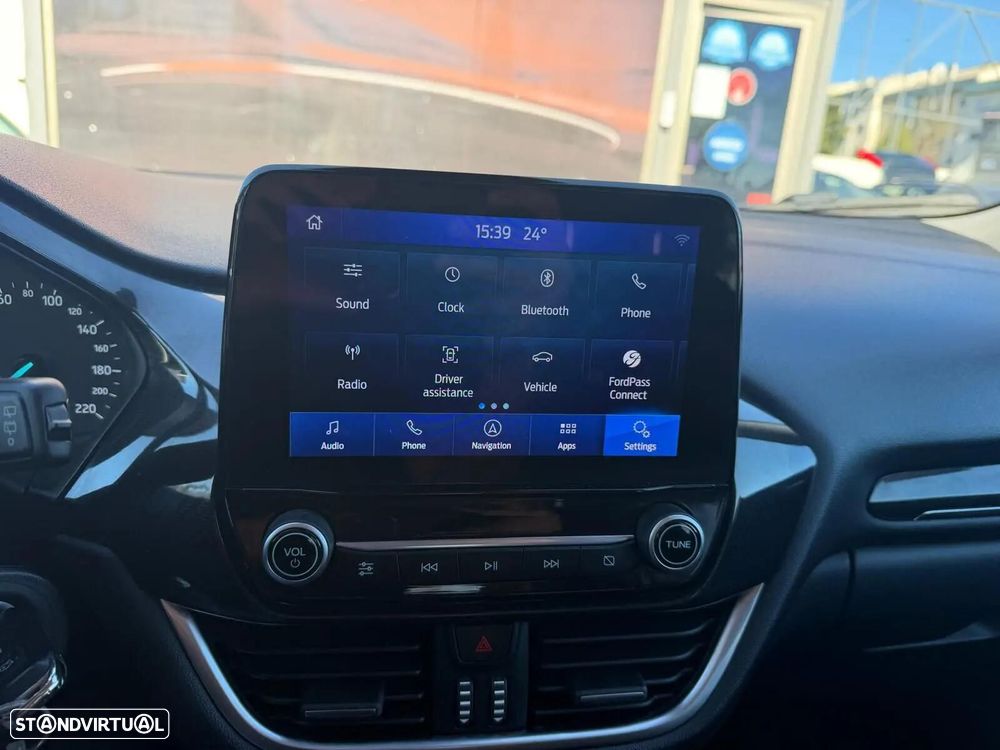Ford Puma 1.0 EcoBoost MHEV Titanium Design - 28