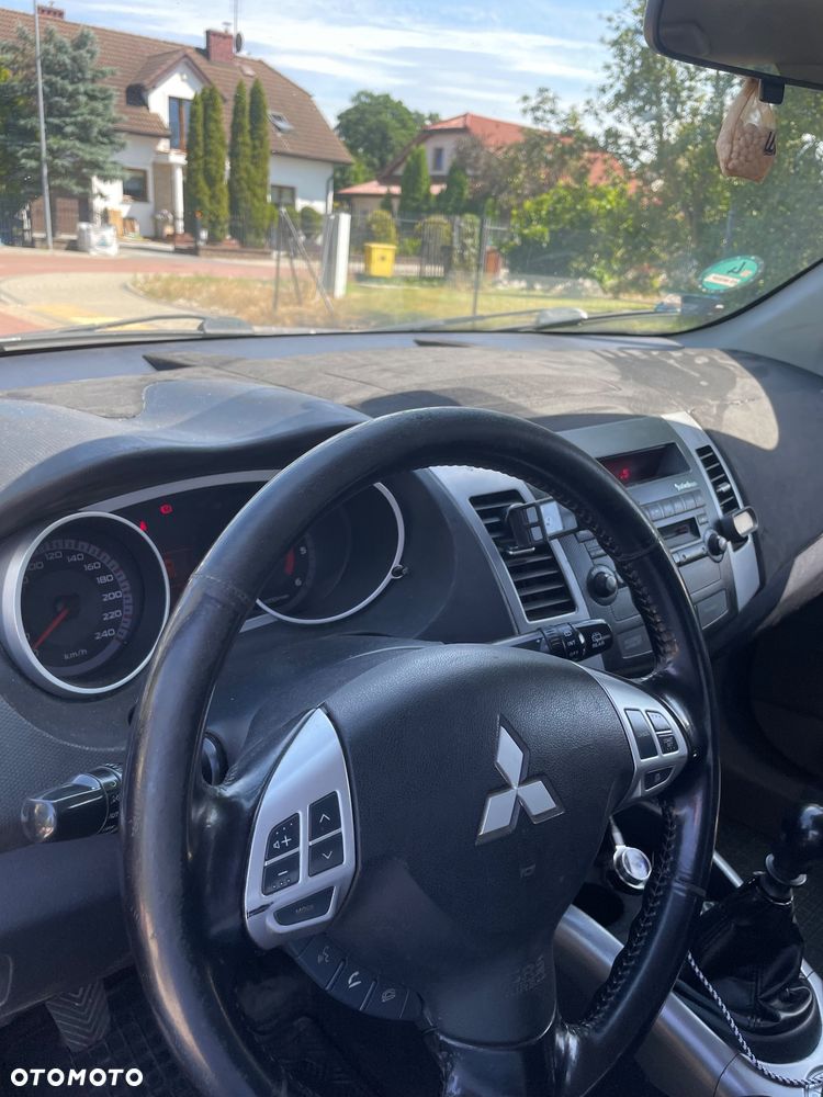 Mitsubishi Outlander 2.0 DID Instyle - 11