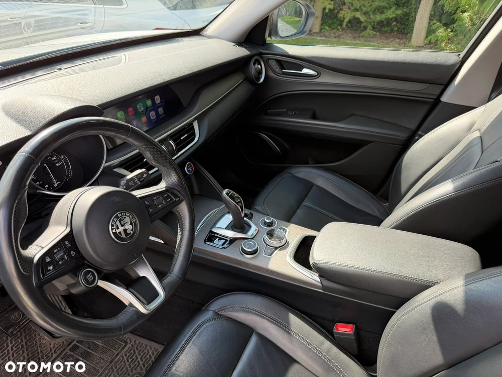Alfa Romeo Stelvio 2.0 Turbo 16V AT8-Q4 Ti - 15