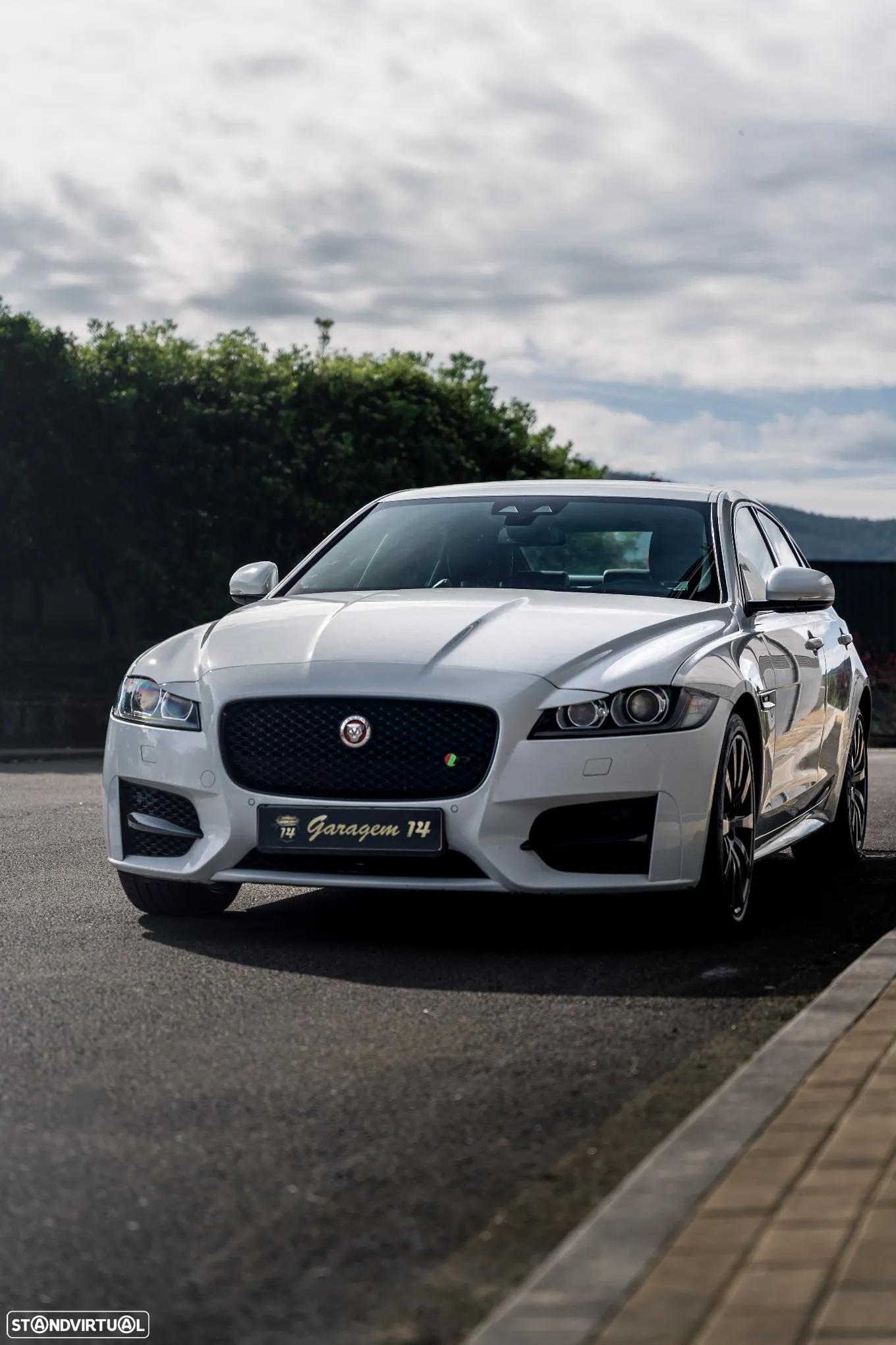 Jaguar XF 2.0 D R-Sport Aut. - 15