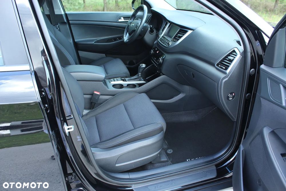 Hyundai Tucson blue 1.7 CRDi 2WD DCT Premium - 25