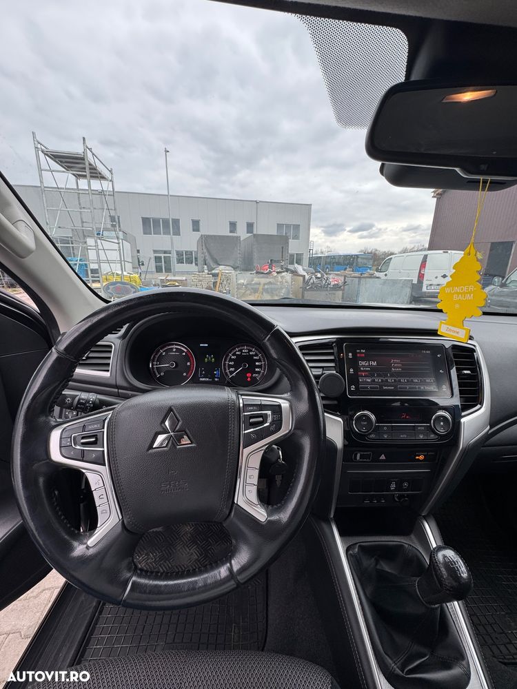 Mitsubishi L200 Double Cab 2.2 DI-D M/T Invite - 12