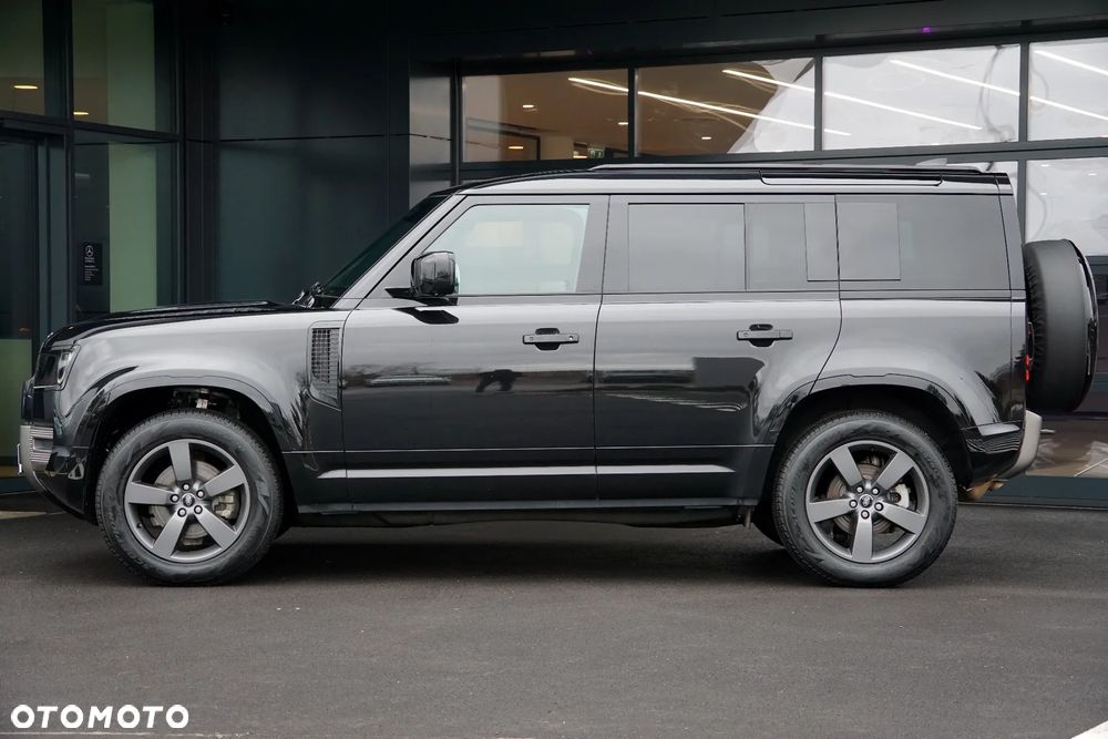 Land Rover Defender 110 D250 X-Dynamic SE - 4