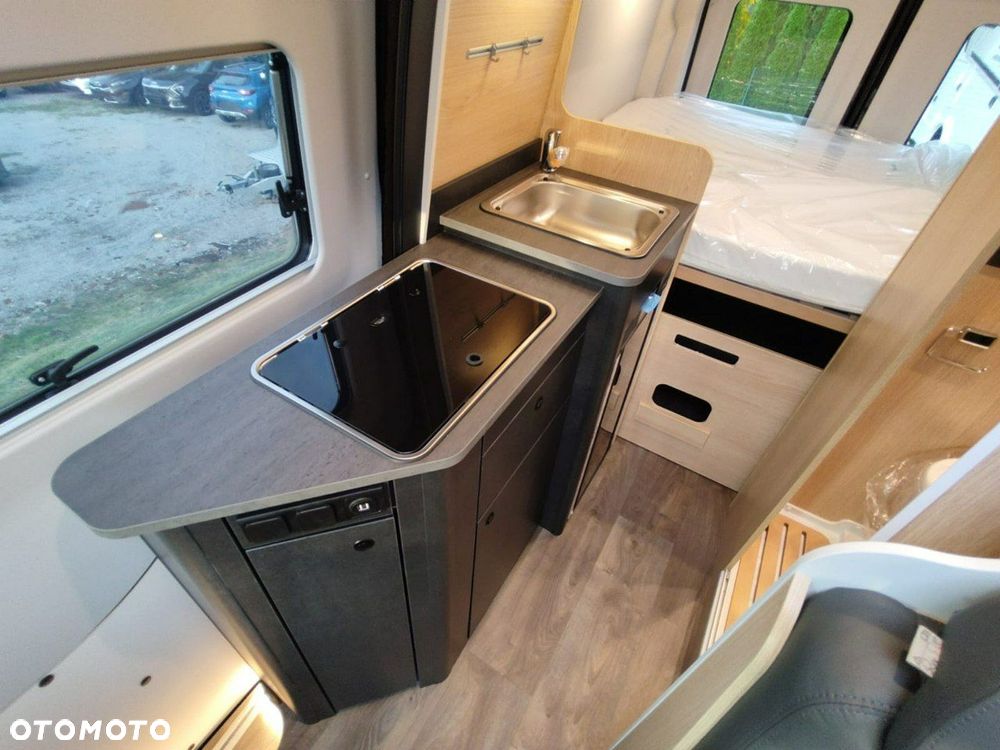 Sunlight Cliff 4x4 590 Ford z Napędem AWD 4x4 - 12