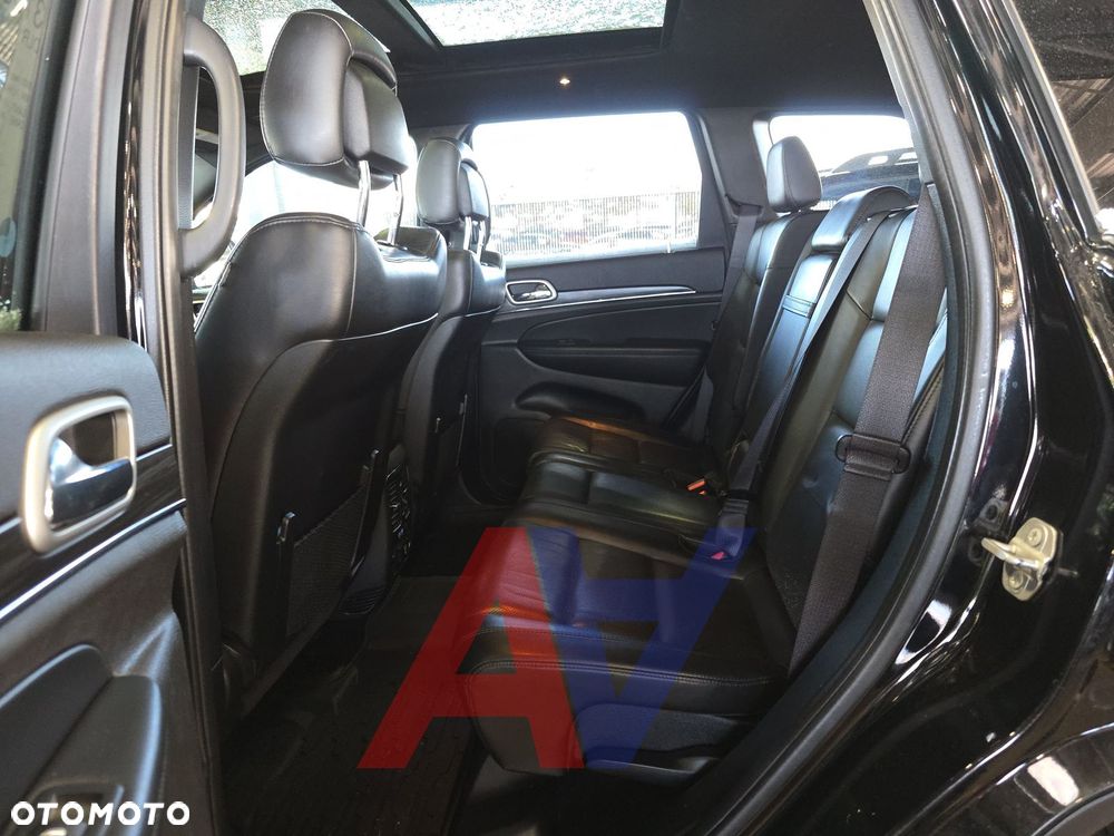 Jeep Grand Cherokee - 13