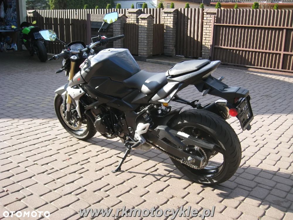 Suzuki GSX - 5