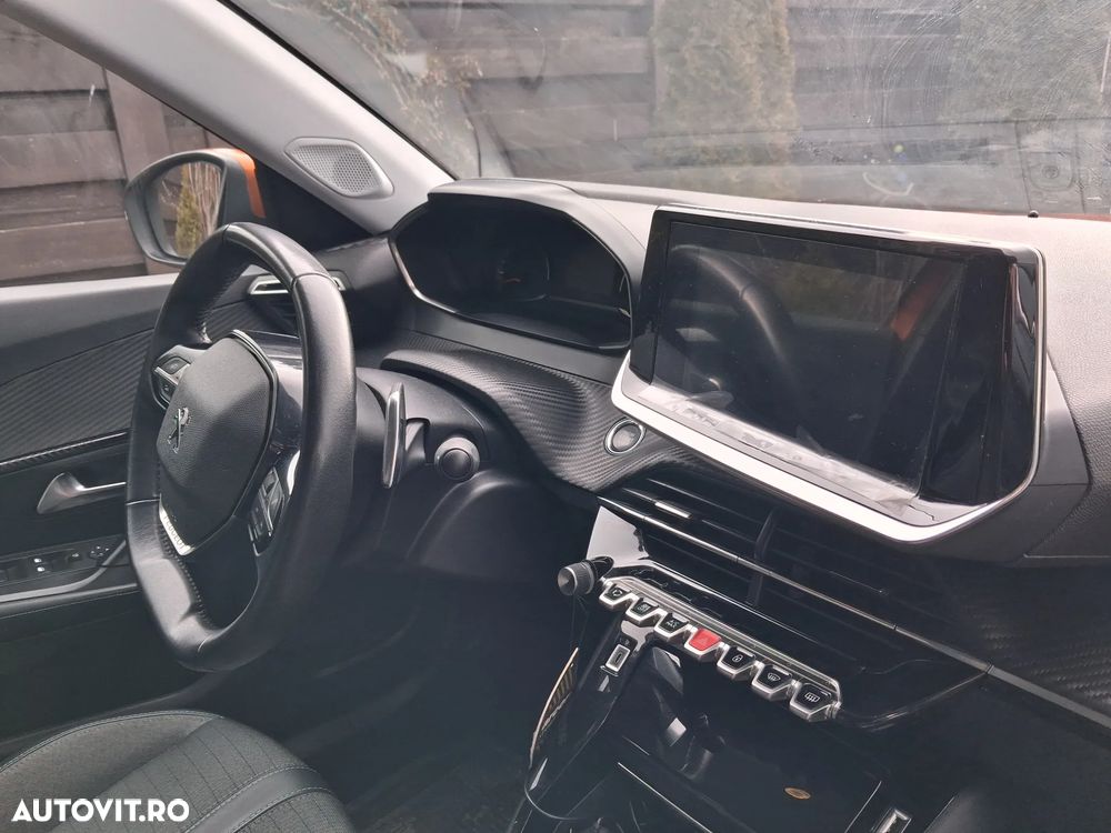 Peugeot 2008 1.2 L PureTech STT EAT8 Allure - 7