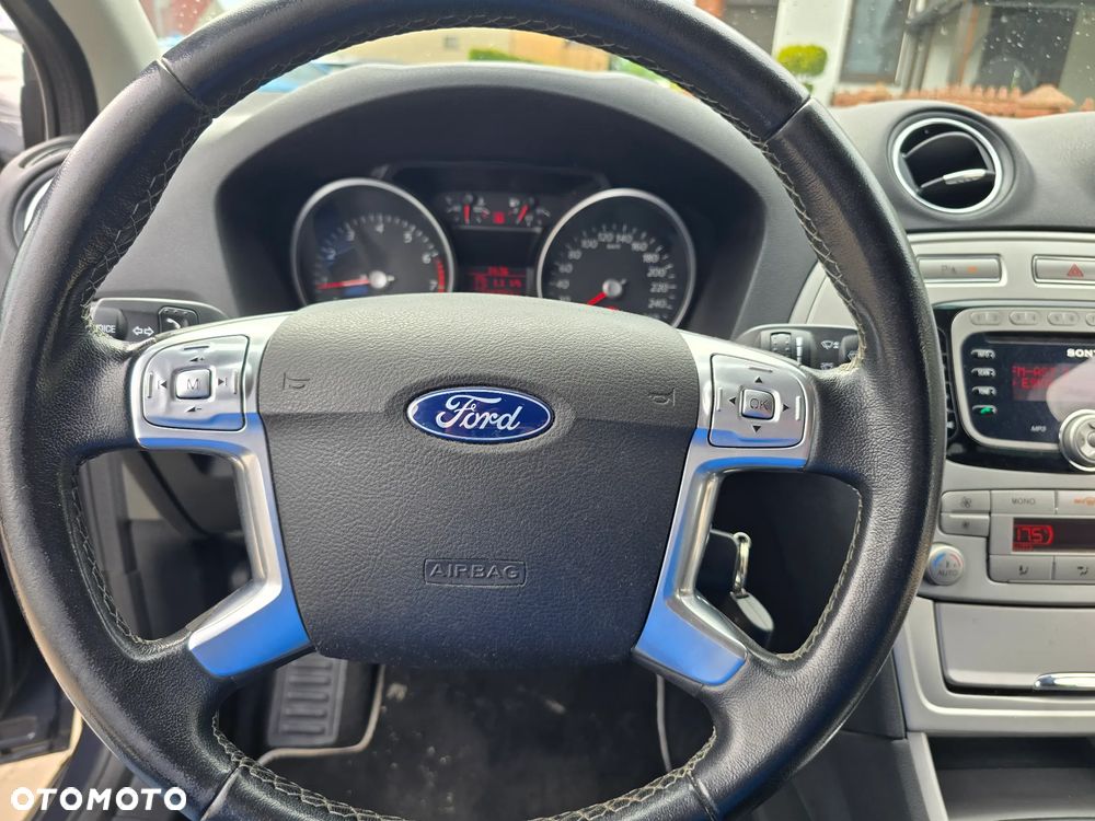 Ford Mondeo - 25