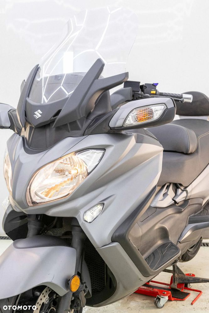Suzuki Burgman - 11