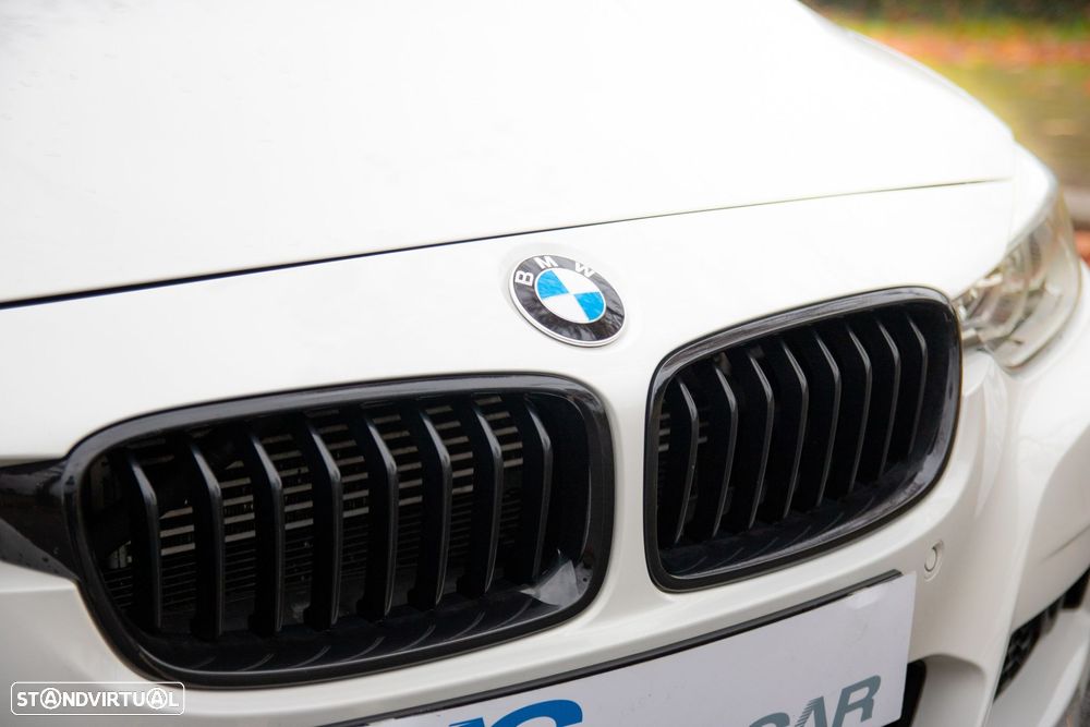 BMW 330 e iPerformance Pack M - 16